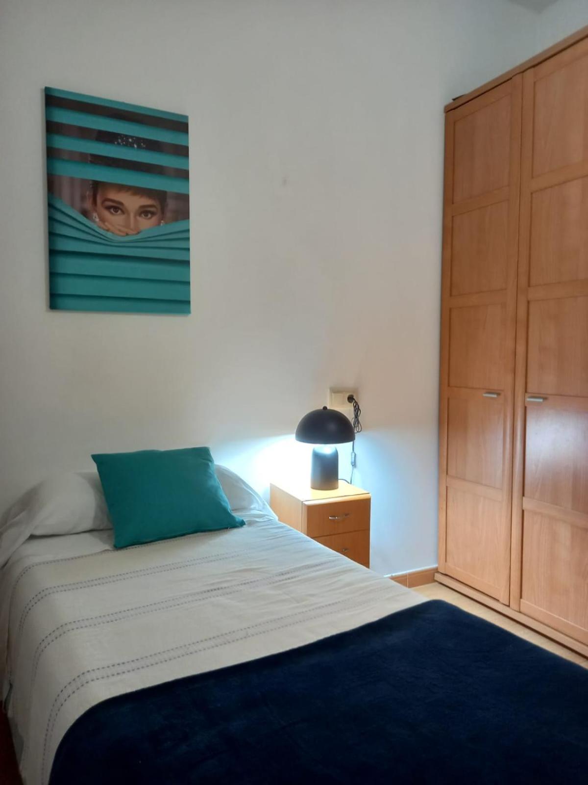 Apartamento Con Pequeno Jardin En El Centro Ferrol Habitación foto